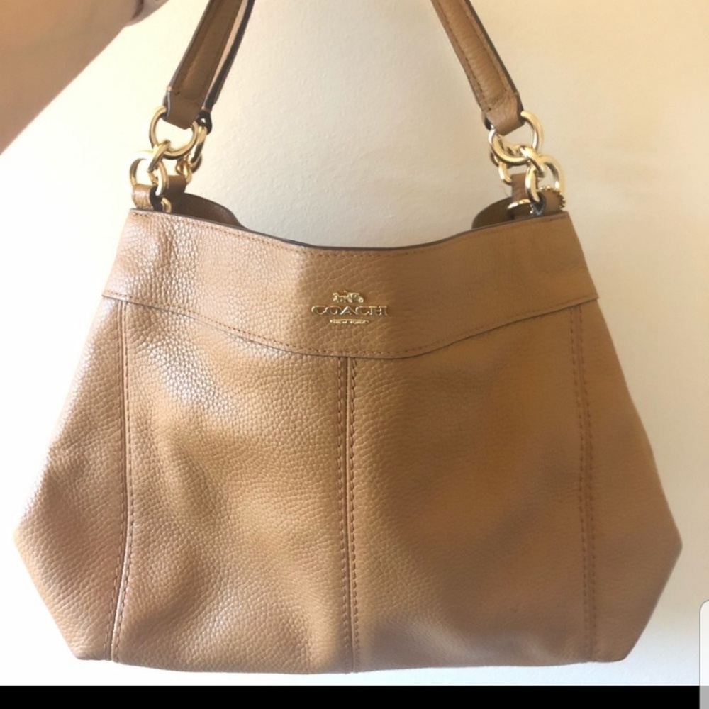 Coach purse! Perfect for fall !! 🍁🍂